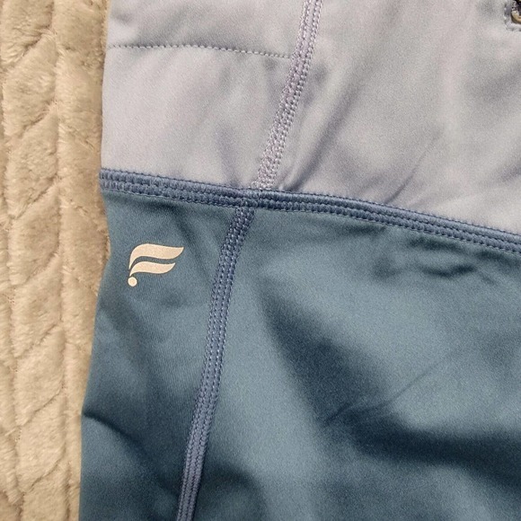 Fabletics Women's Size Med Teal Blue Dusk Mid Rise Ultracool Crop Leggings Pants - Picture 8 of 9